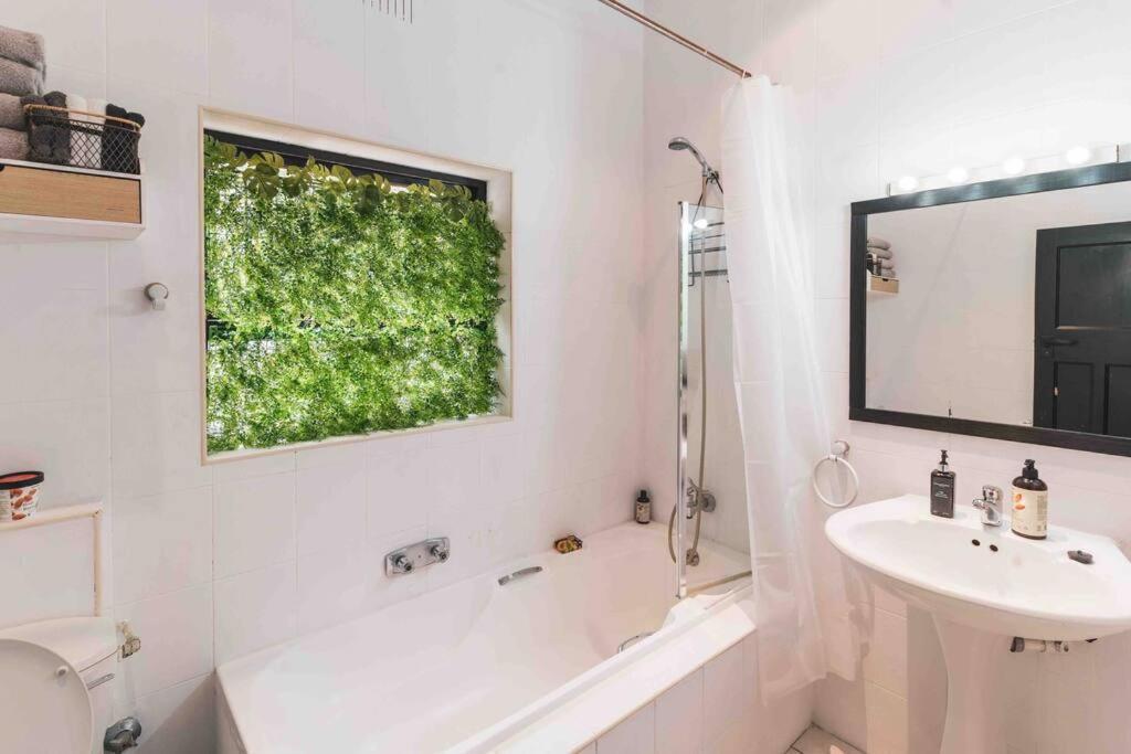 Cozy One-Bedroom In The Heart Of Sea Point Cidade Do Cabo Exterior foto